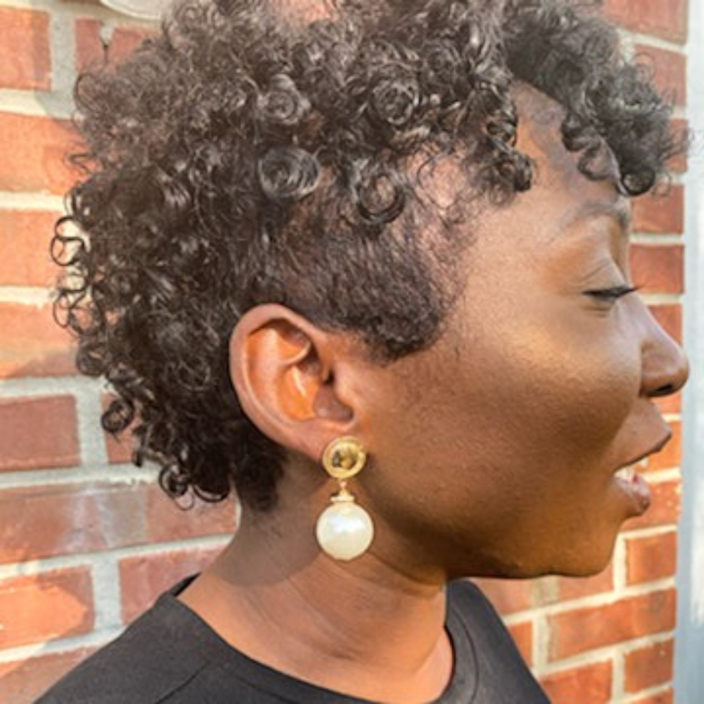 Back to Basic Pearl Earring